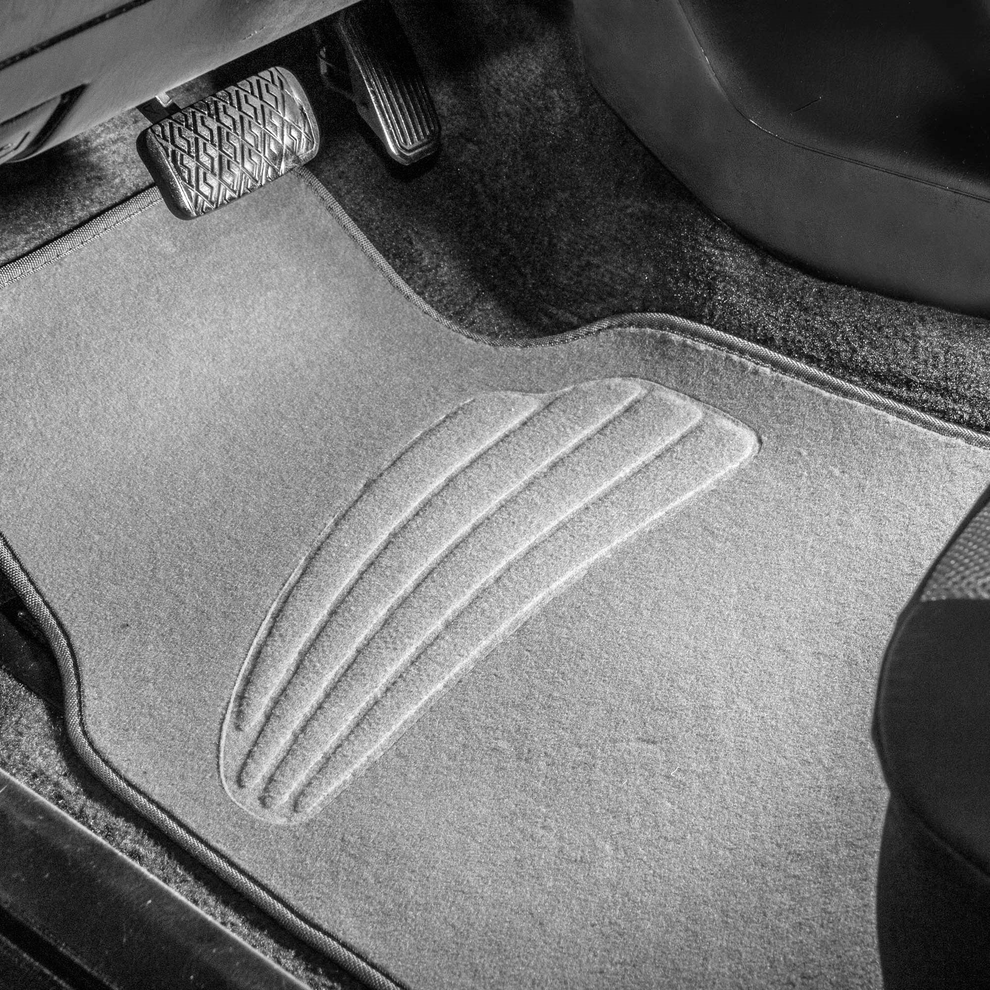 Premium Carpet Floor Mats with Heel Pad Floor Liners - Full Set Gray